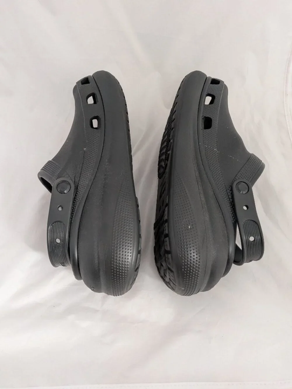 Crocs Men's Classic Mega Crush Clog Size 11 Black Platform Lug Sole
